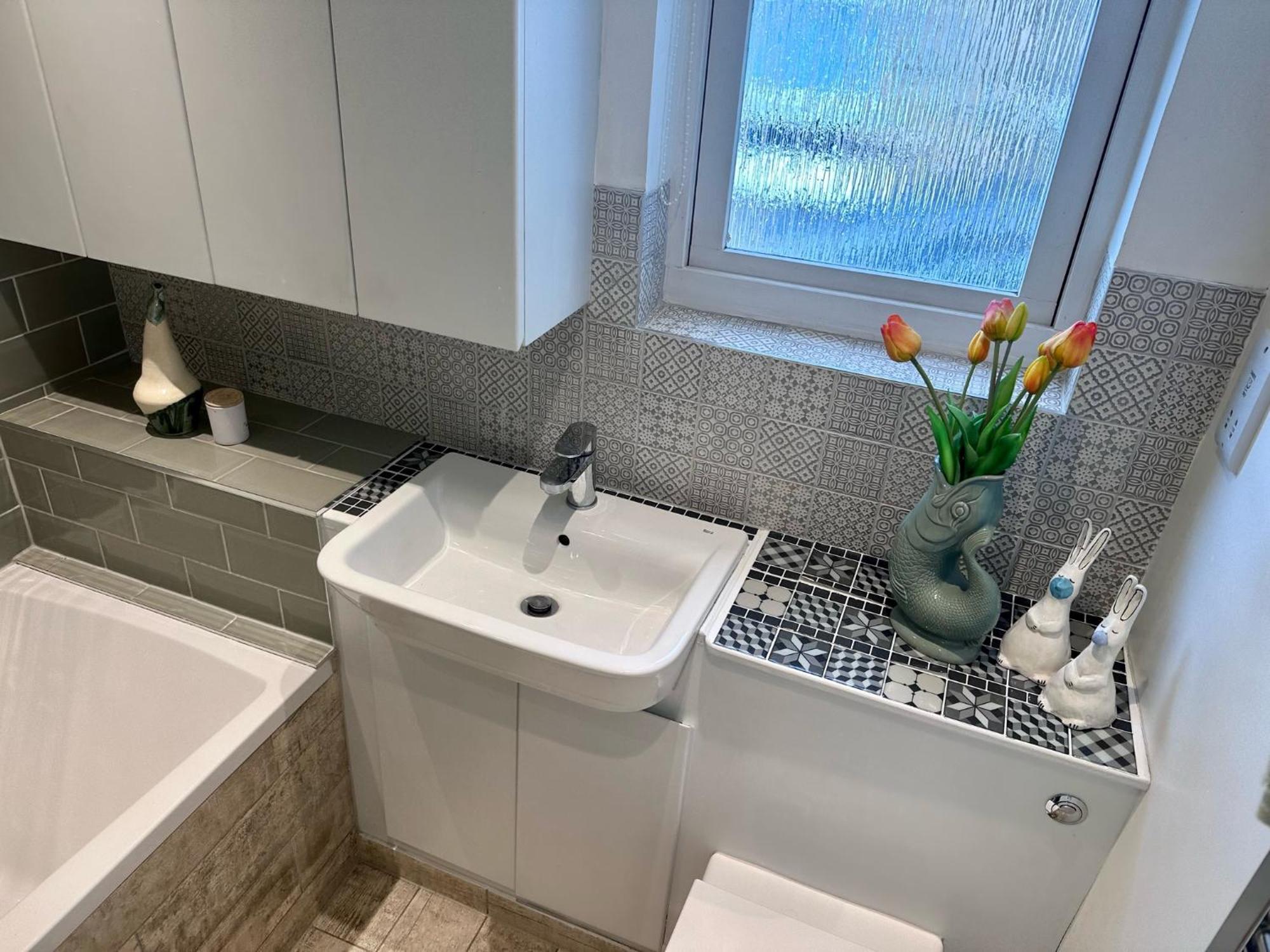 Large Bedroom In Beautiful House London Ngoại thất bức ảnh